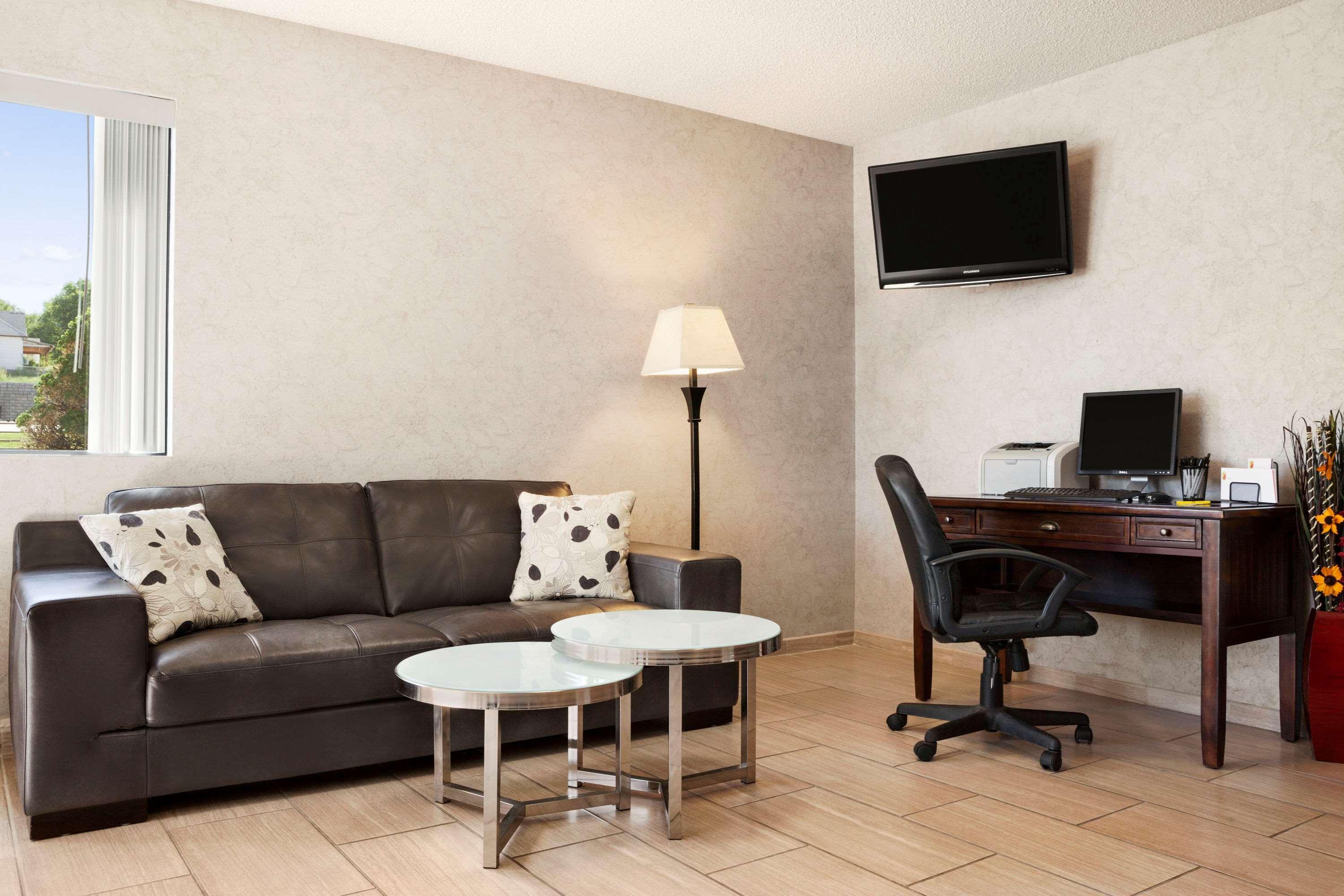 Hotel Super 8 By Wyndham Concordia Esterno foto