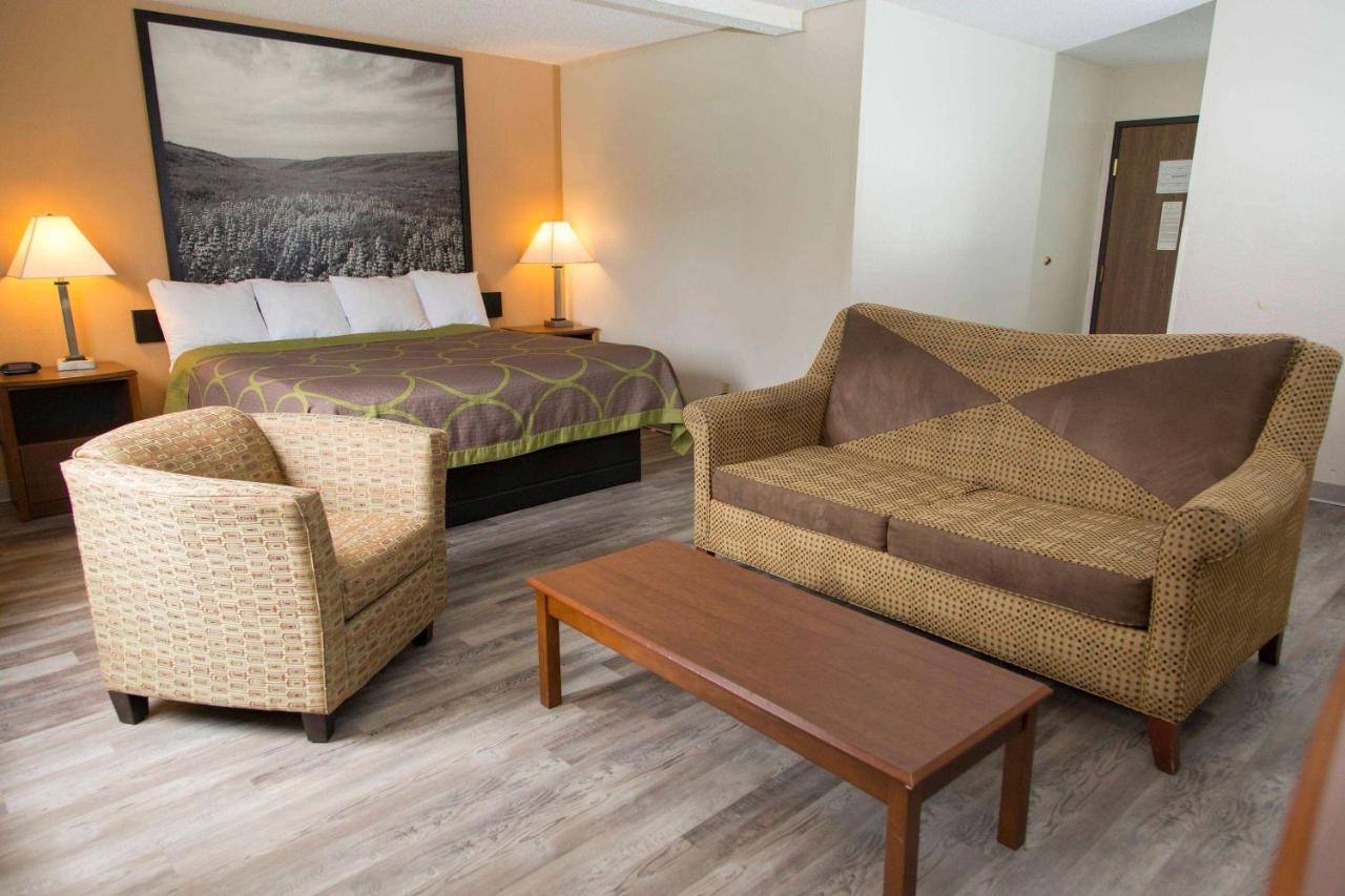 Hotel Super 8 By Wyndham Concordia Esterno foto