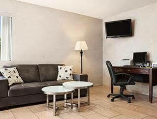 Hotel Super 8 By Wyndham Concordia Esterno foto