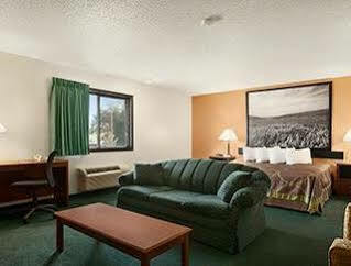 Hotel Super 8 By Wyndham Concordia Esterno foto